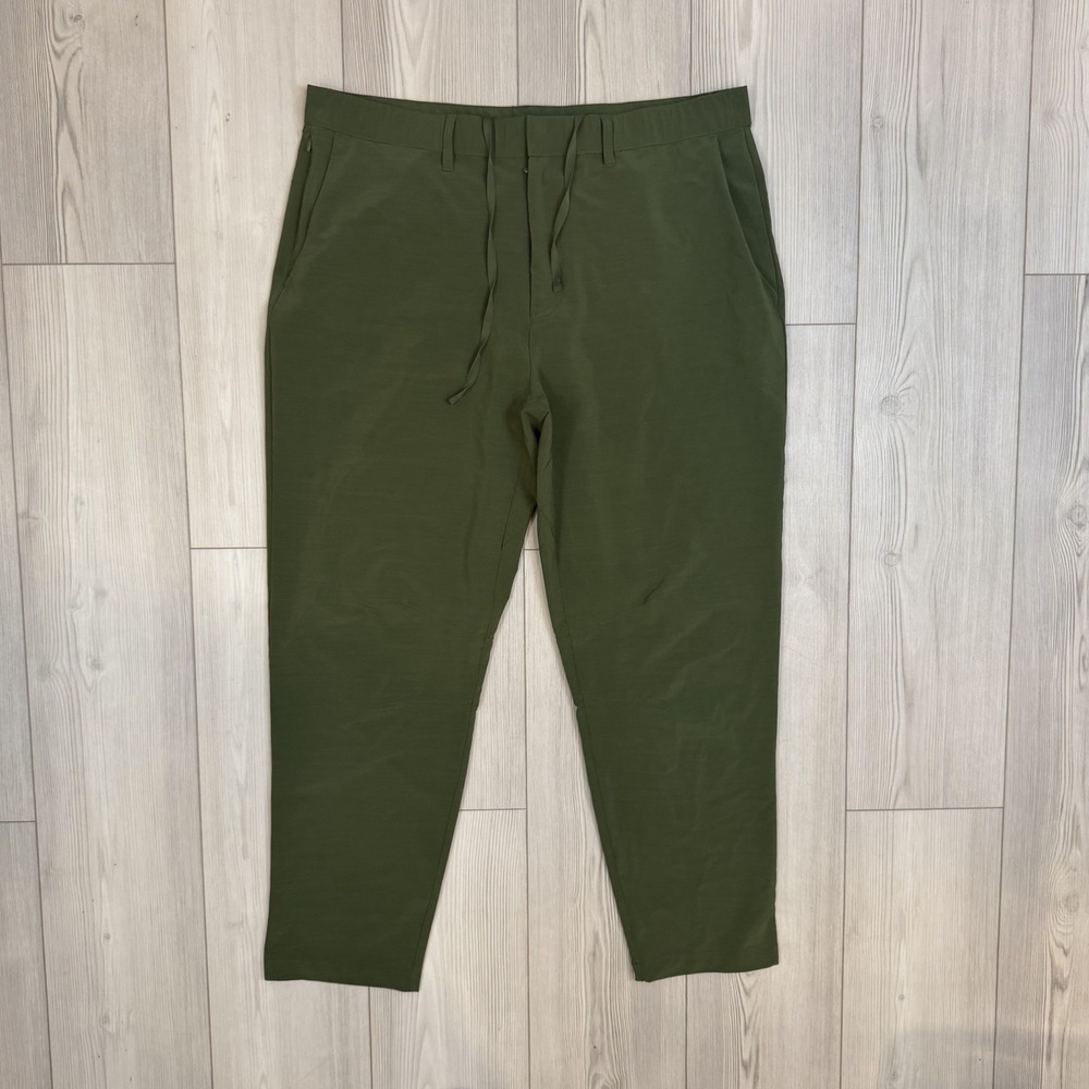 Fabletics The Only Pant Green Mens XL 29 Lightweight Golf Work Stretch PT2040675